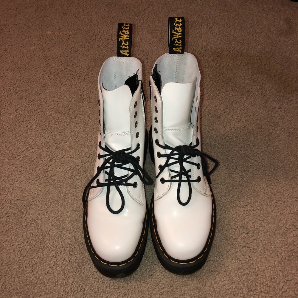 White platform DOC MARTENS